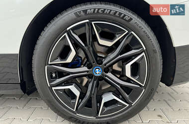 Позашляховик / Кросовер BMW iX 2022 в 