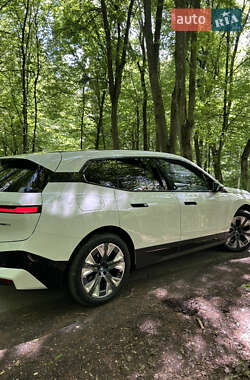 Позашляховик / Кросовер BMW iX 2023 в 