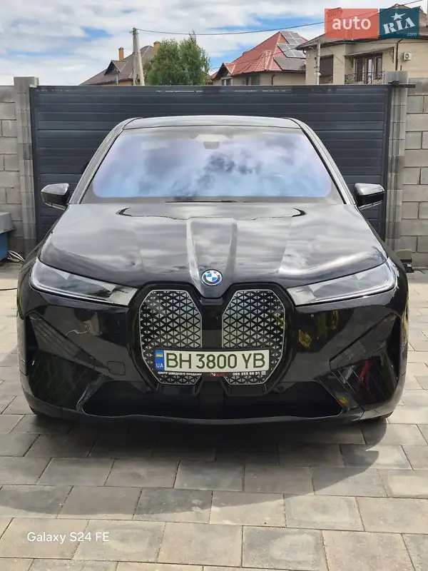 BMW iX