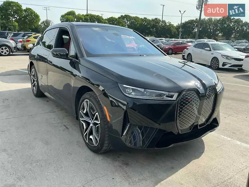BMW iX