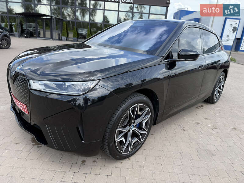 Позашляховик / Кросовер BMW iX 2023 в 