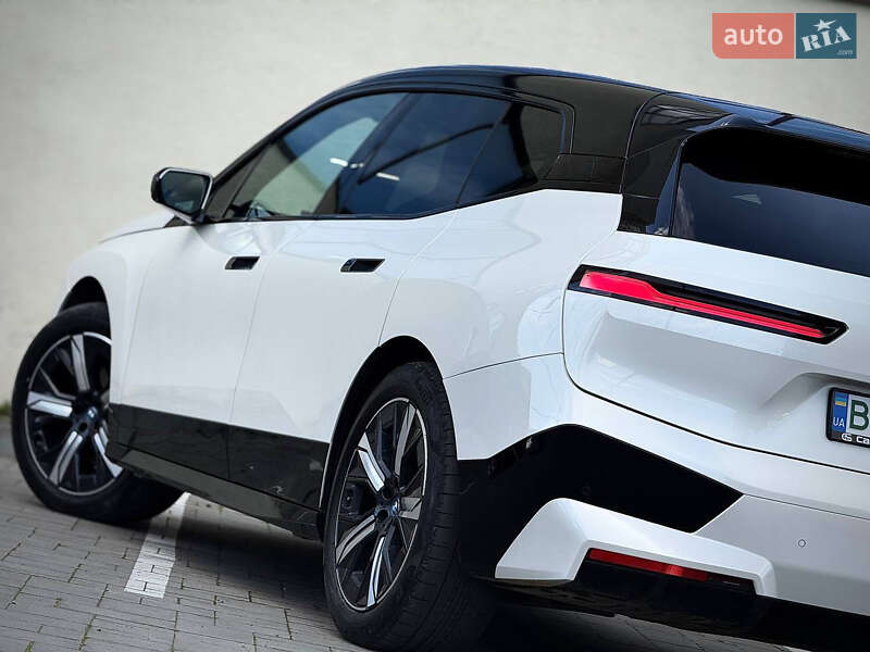 Позашляховик / Кросовер BMW iX 2021 в Стрию