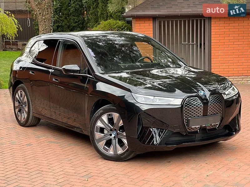 BMW iX