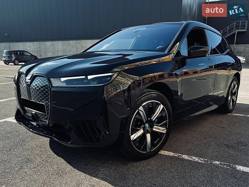 BMW iX