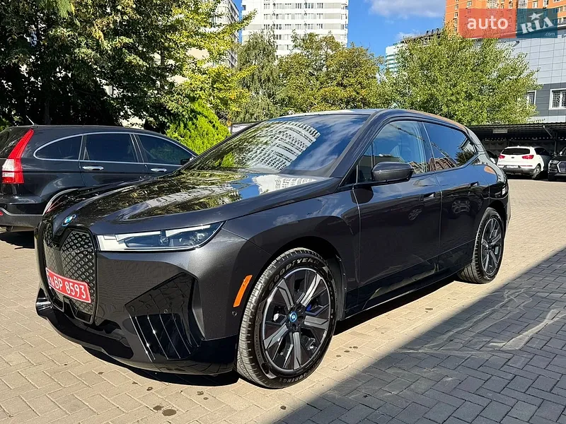 BMW iX