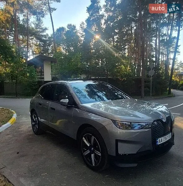 BMW iX