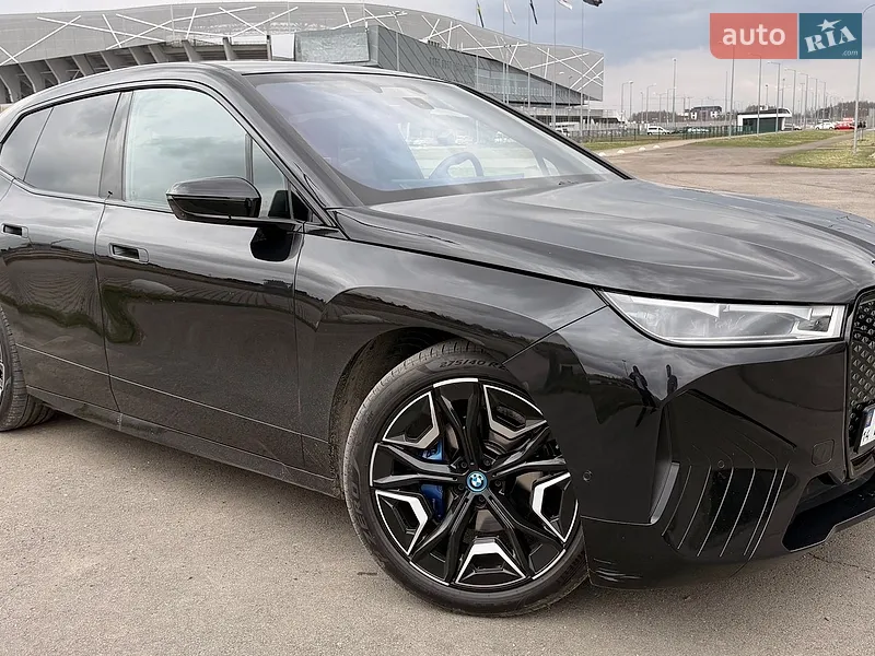 BMW iX