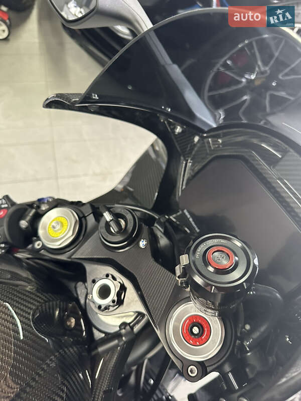 Спортбайк BMW M 1000RR 2024 в Киеве фото 13 Спортбайк BMW M 1000RR 2024 в Киеве