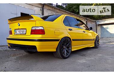 Седан BMW M3 1994 в Львове