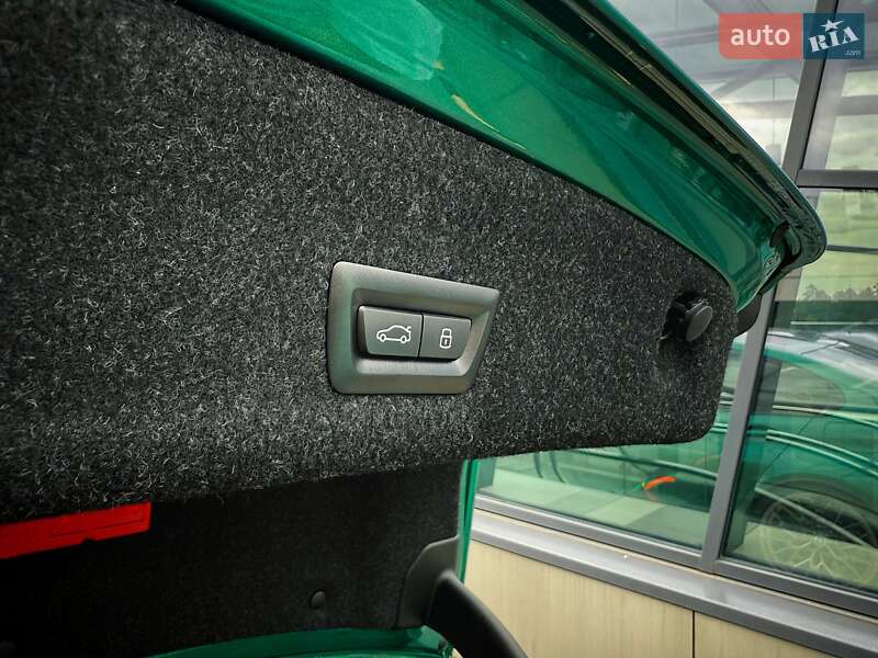 Седан BMW M3 2023 в Киеве