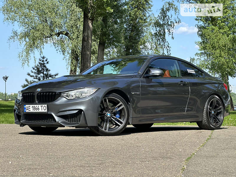 Купе BMW M4 2016 в Киеве