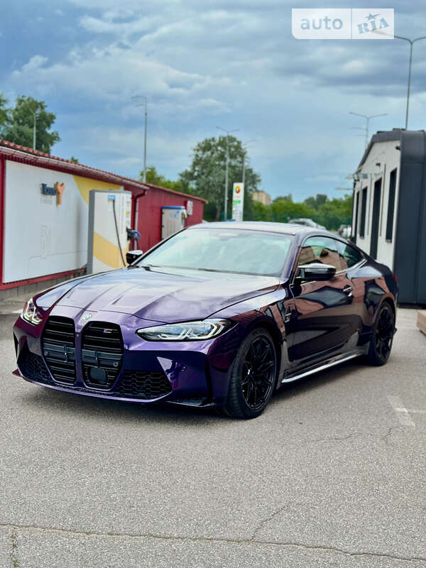 Купе BMW M4 2022 в 