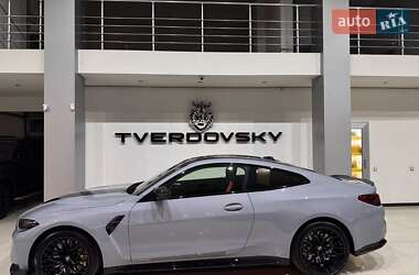 Купе BMW M4 2025 в 