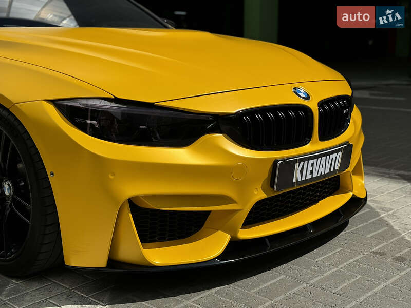 Кабріолет BMW M4 2016 в Києві