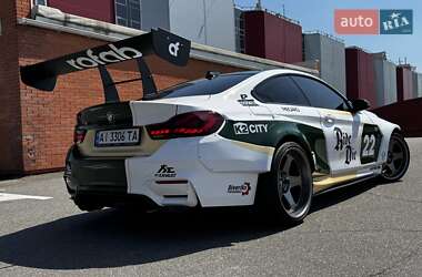 Купе BMW M4 2017 в 
