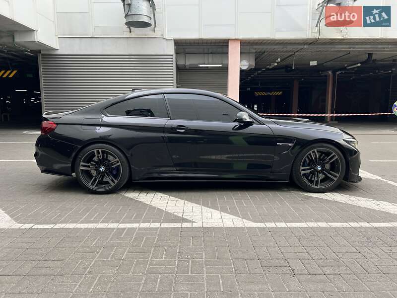 Купе BMW M4 2015 в Киеве