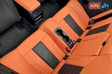 Кабріолет BMW M4 2023 в 