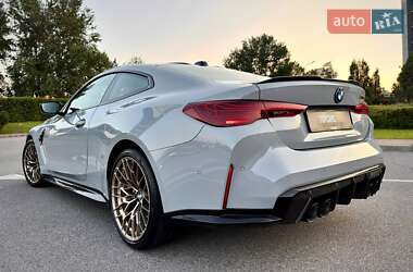 Купе BMW M4 2025 в 