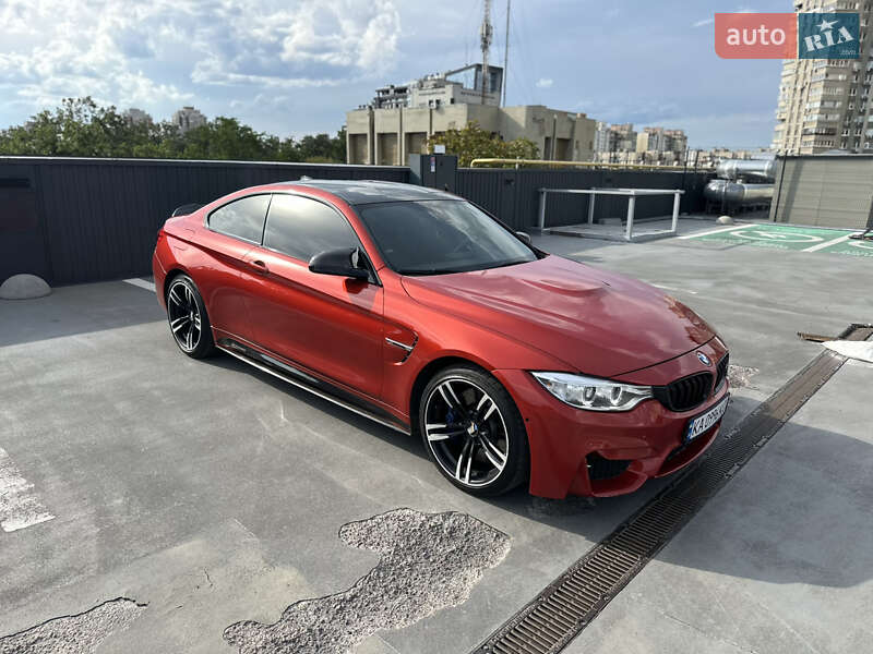 Купе BMW M4 2015 в Киеве