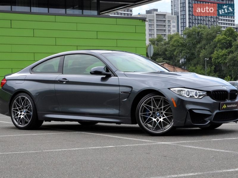 Купе BMW M4 2016 в Киеве