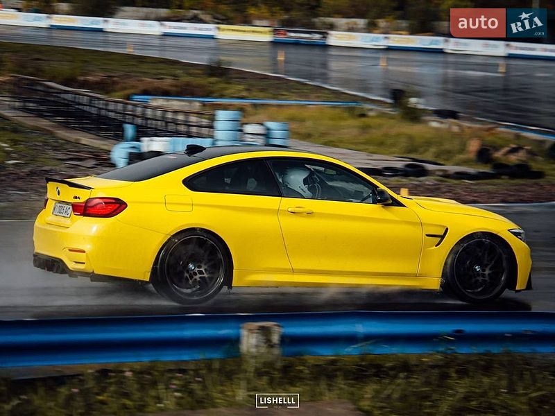 Купе BMW M4 2016 в Києві