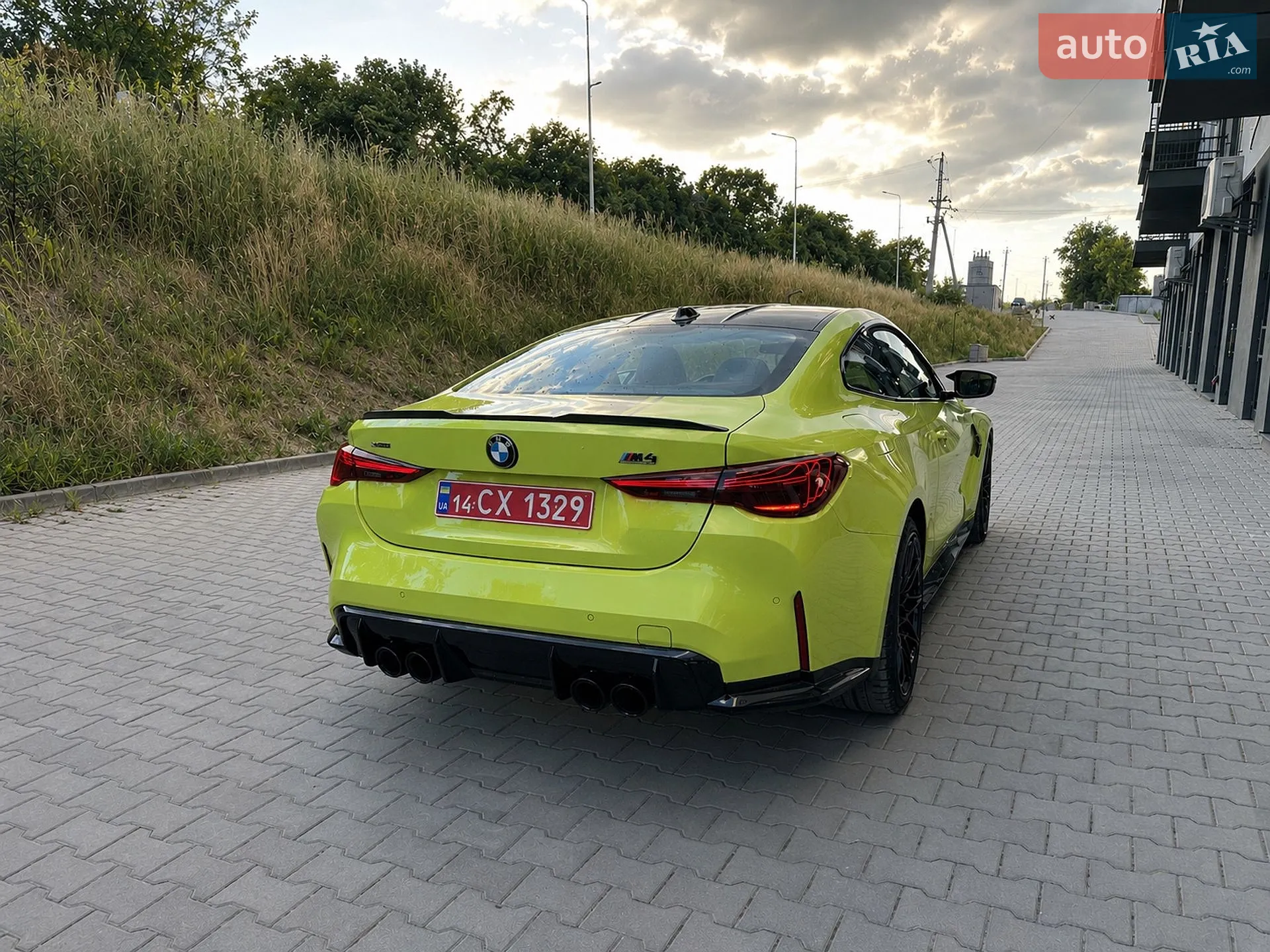 2025 BMW M4 - мініатюра 4