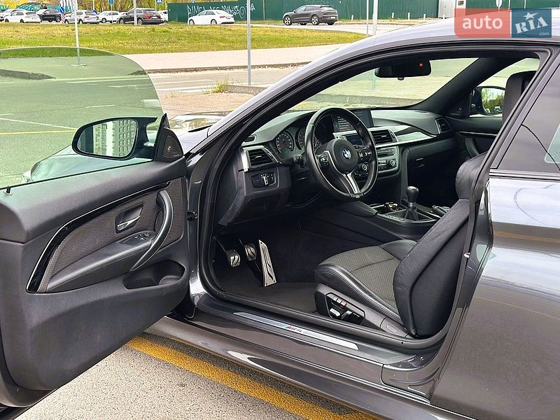Купе BMW M4 2016 в Києві фото 21 Купе BMW M4 2016 в Києві