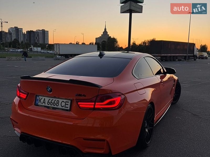 Купе BMW M4 2017 в Киеве