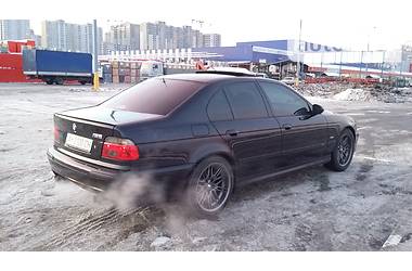 Седан BMW M5 1999 в 