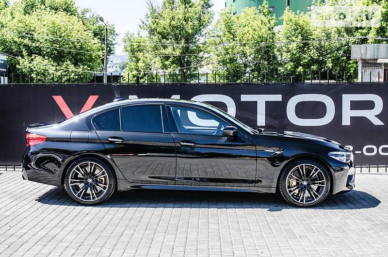 Седан BMW M5 2018 в Києві