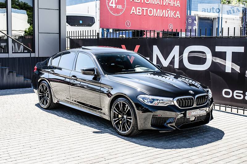 Седан BMW M5 2018 в Києві
