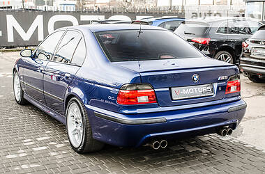 Седан BMW M5 2000 в 
