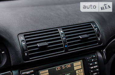 Седан BMW M5 2000 в 