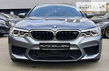 Седан BMW M5 2018 в 