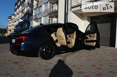 Седан BMW M5 2012 в Львові