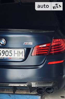 Седан BMW M5 2012 в Львові