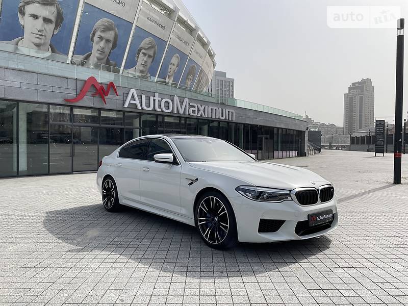 Седан BMW M5 2020 в Киеве