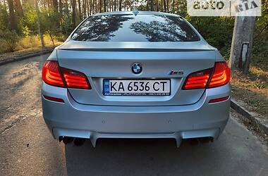 Седан BMW M5 2012 в Чернівцях