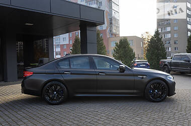 Седан BMW M5 2018 в 