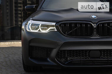 Седан BMW M5 2018 в 