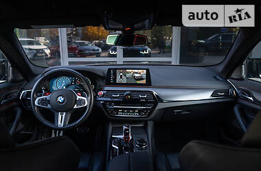 Седан BMW M5 2018 в 