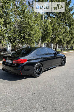 Седан BMW M5 2018 в 