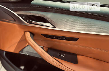 Седан BMW M5 2020 в 