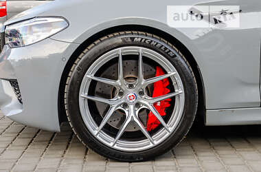 Седан BMW M5 2018 в 