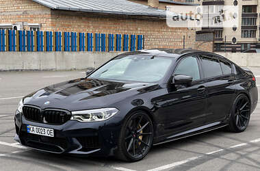 Седан BMW M5 2018 в 