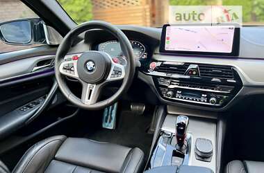Седан BMW M5 2020 в 