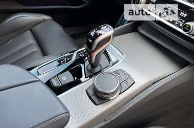 Седан BMW M5 2020 в 