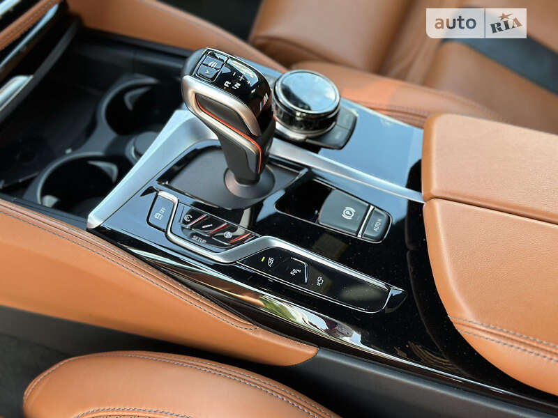 Седан BMW M5 2019 в Чернівцях