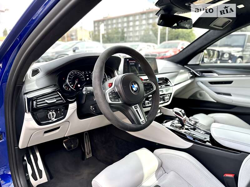 Седан BMW M5 2018 в Киеве
