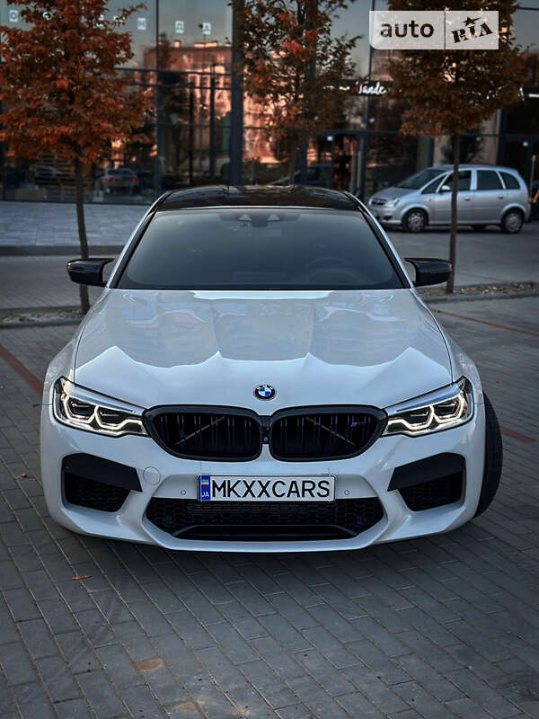 Седан BMW M5 2018 в Ужгороде